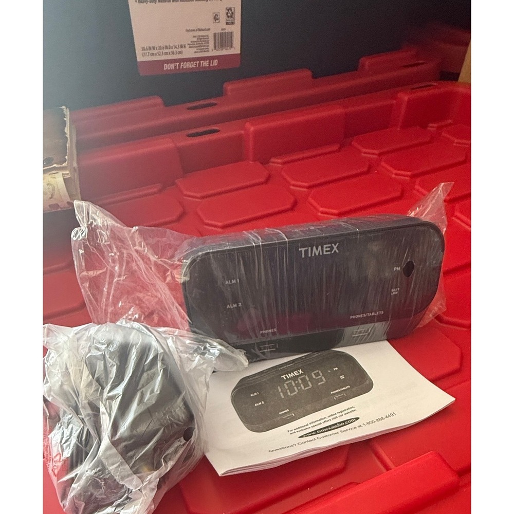Timex T2312 Dual Charging Alarm Clock